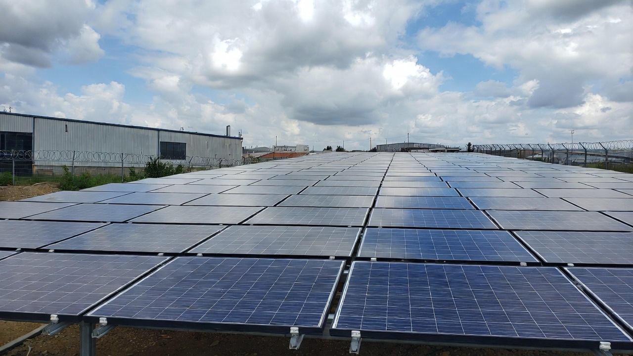 แบตเตอรี่กักเก็บพลังงาน (Solar Battery) ควรมีหรือไม่?